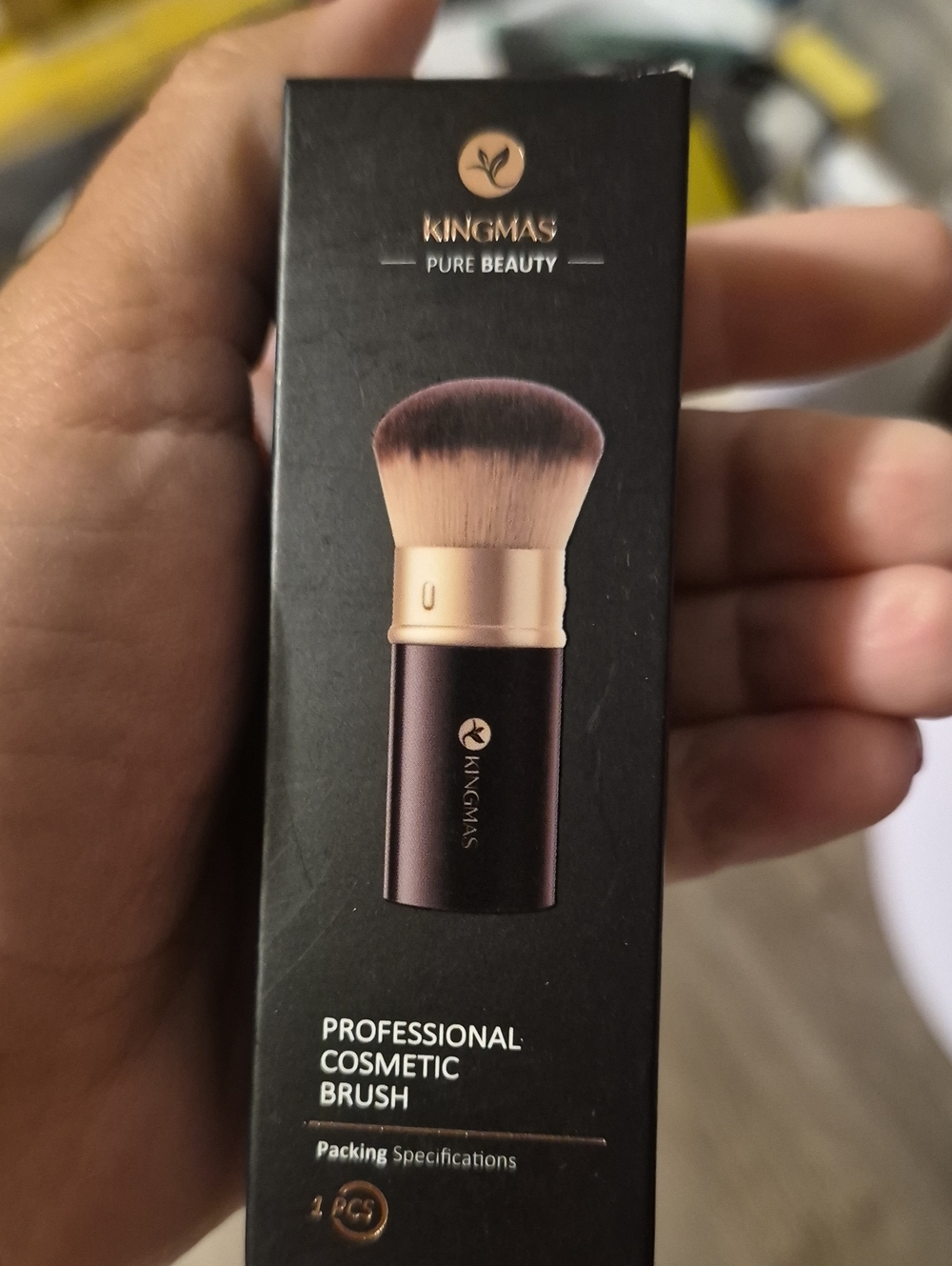 Professional Kabuki Makeup Brush - Black and Gold